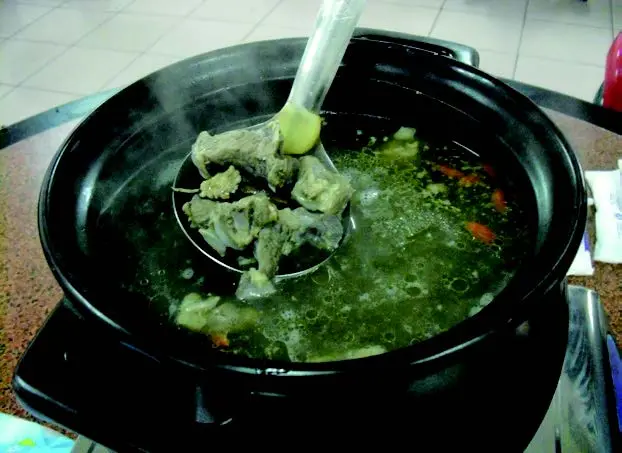 大城公館羊肉爐-湯