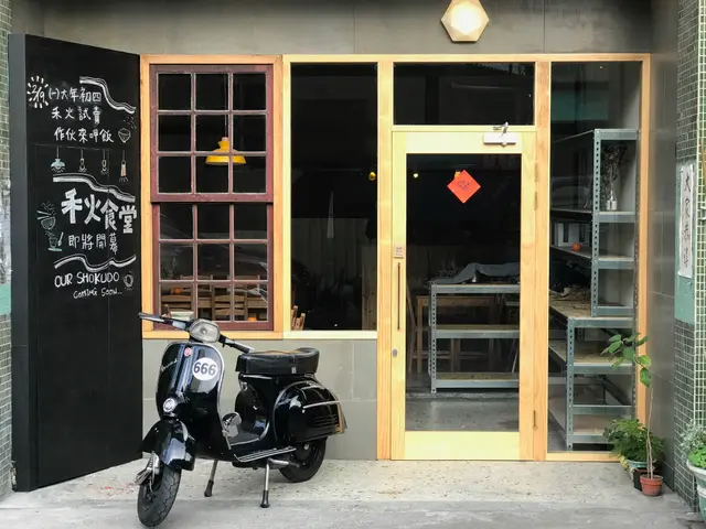 禾火食堂門口