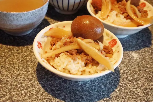 虎尾兩丿爌肉飯