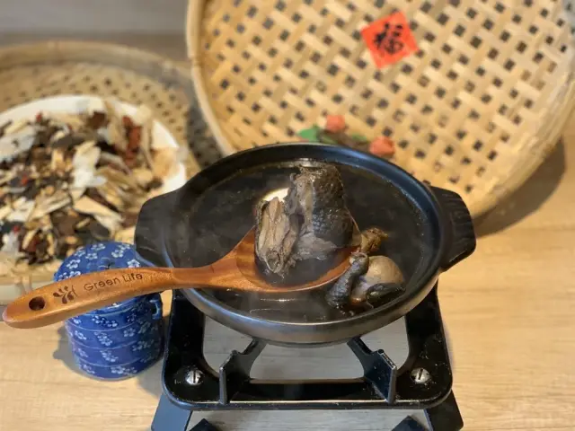 首烏廚EAT新式客家菜_1