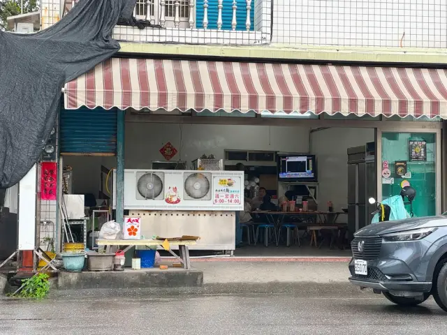 派出所前麵