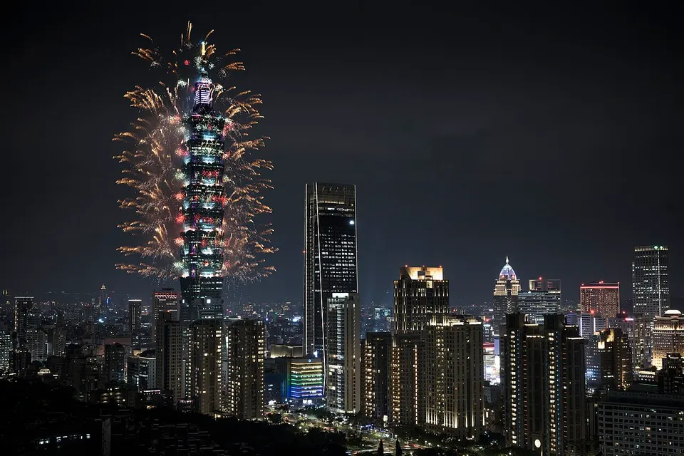 跨年夜的台北101與信義區