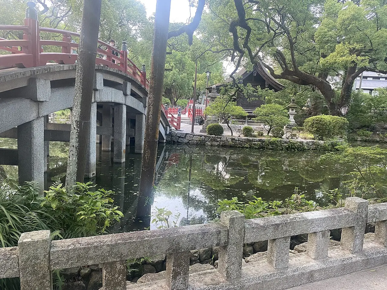 太宰府天滿宮心字池上的朱紅色太鼓橋