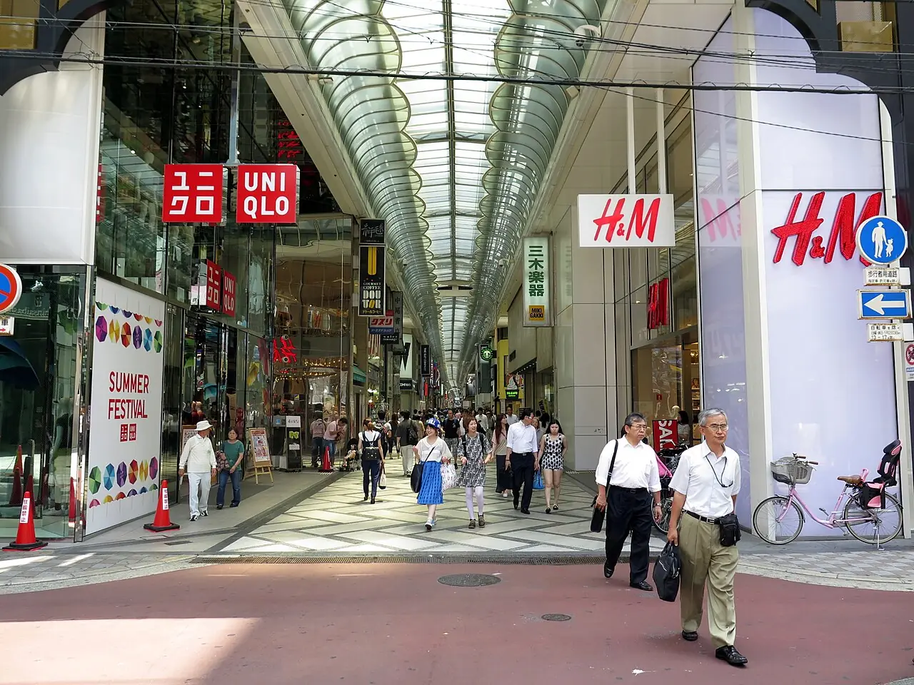 心齋橋筋商店街的拱廊入口