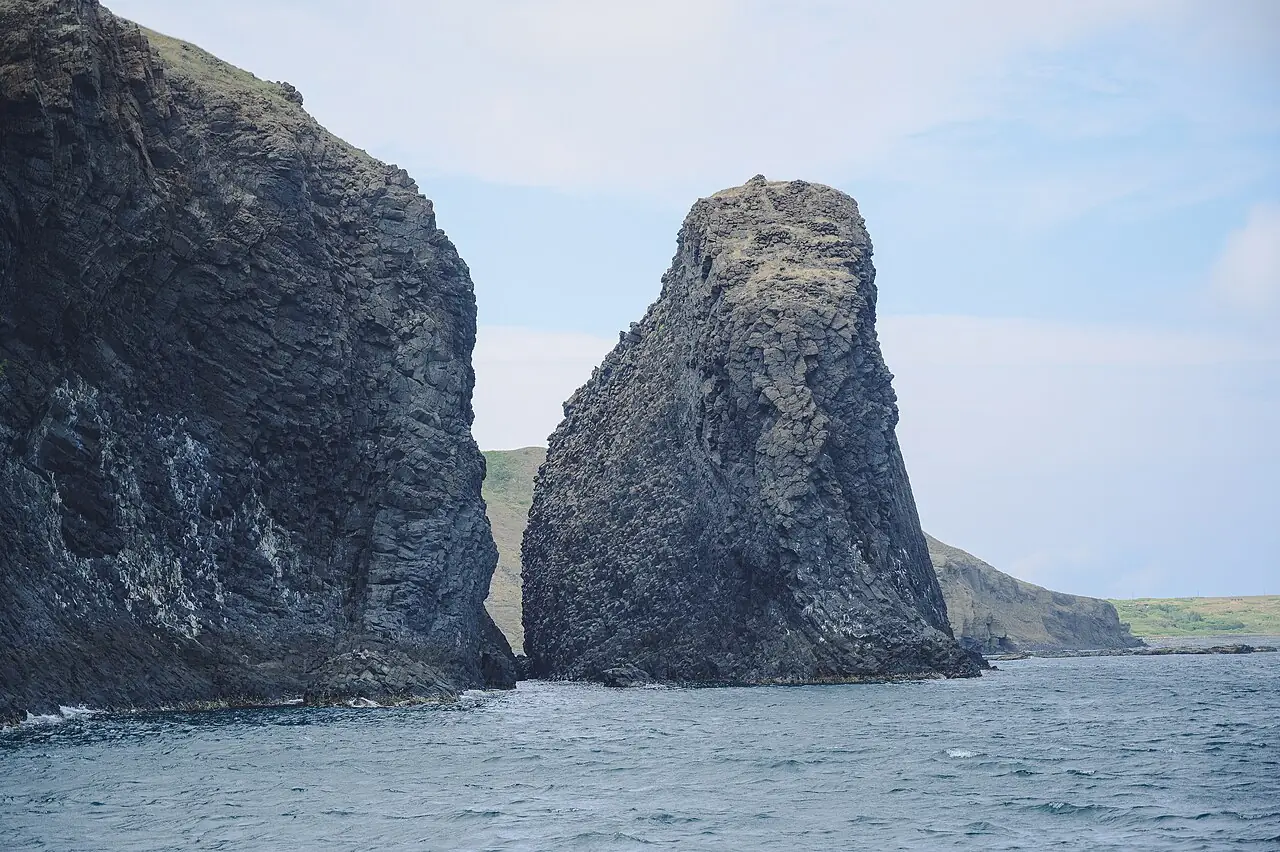 澎湖海邊由玄武岩構成的海蝕柱