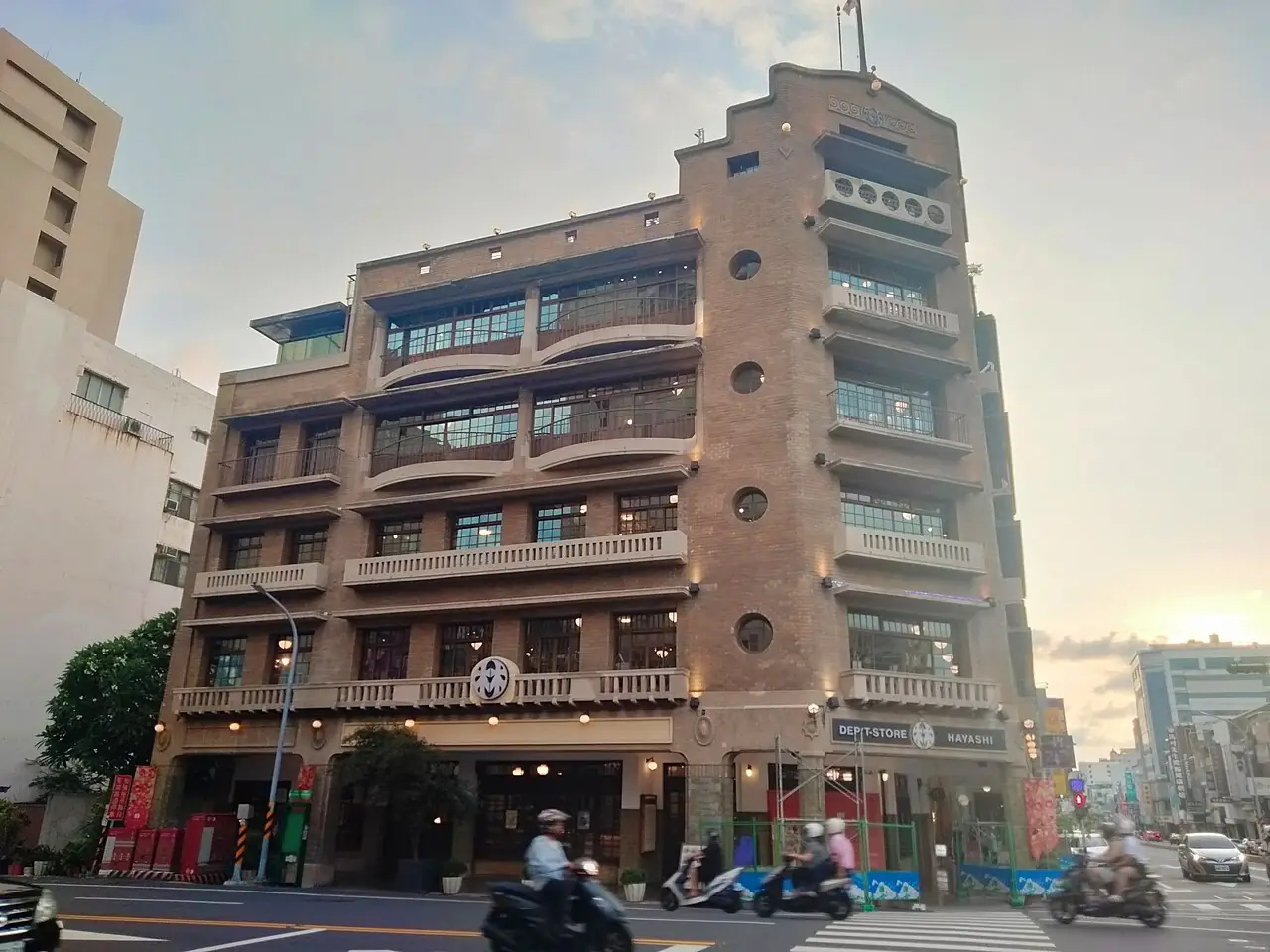 台南林百貨的五層樓建築