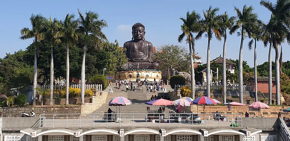 遠看八卦山大佛